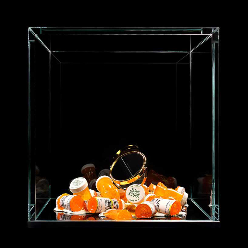 mirror-pill-bottles-meimorettini-artwork-artists
